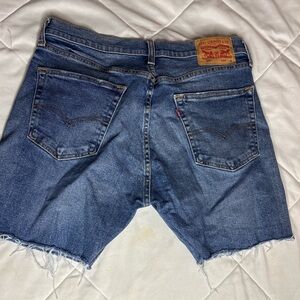Levi's mens Frayed Hem Cropped Jean jorts